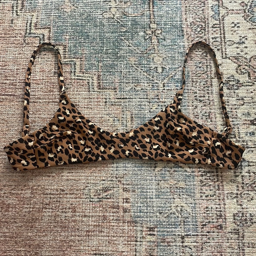 Aerie swim leopard print scoop neck bikini top, size xs